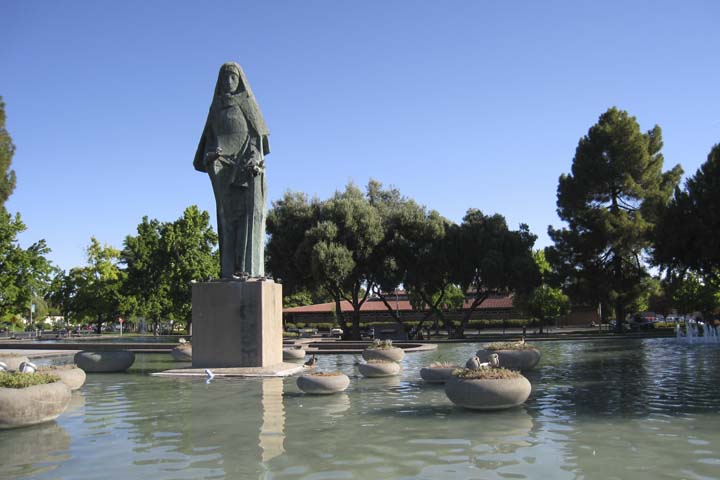 Saint Clare statue Santa Clara